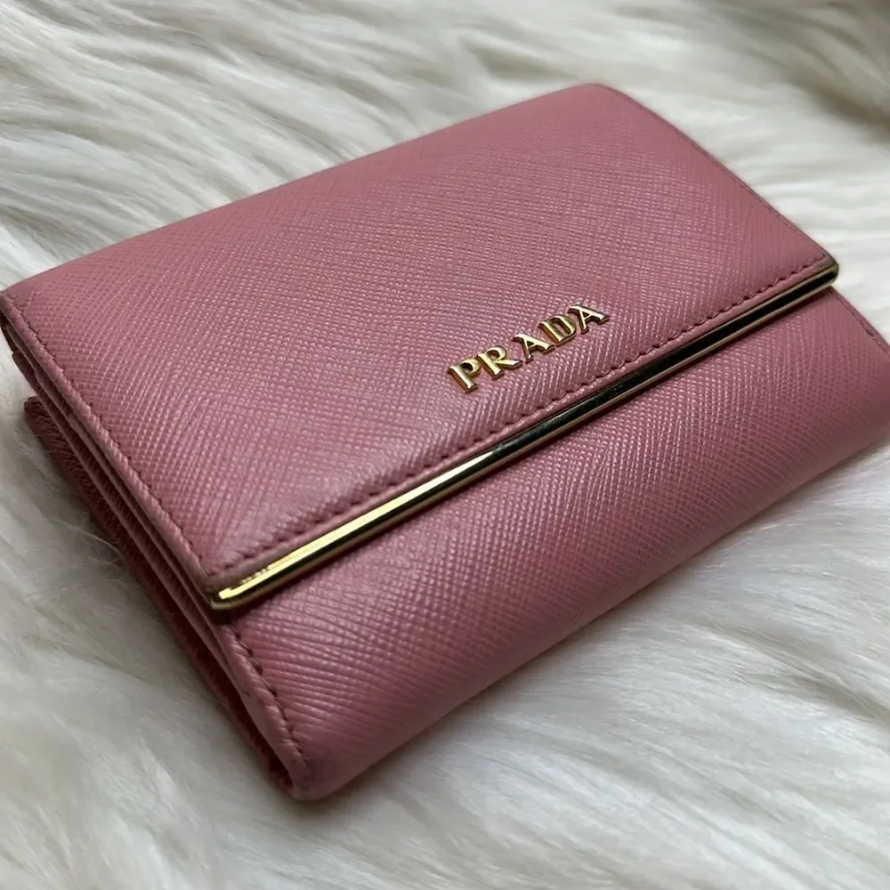 💯Authentic Prada compact Wallet 🍀